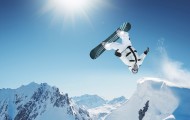 开云入口-足坛一日双城记，虹口奇迹与圣詹姆斯惊魂，冰火交织